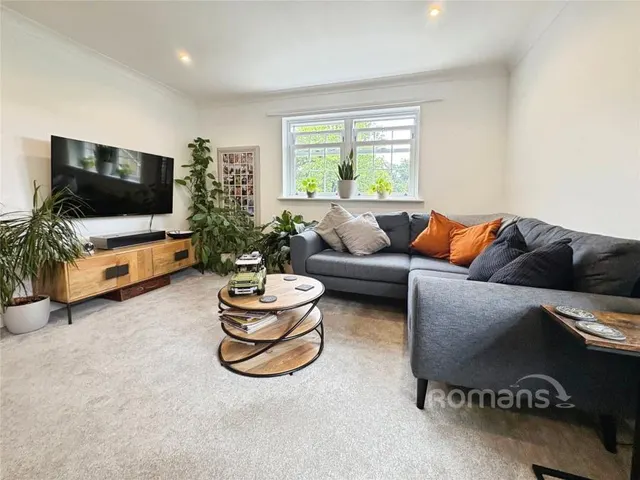Heatherdale Road, Camberley, GU15, photo 2