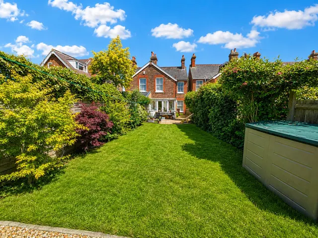 Photo 2 — Harcourt Road, Uckfield, TN22 5DU