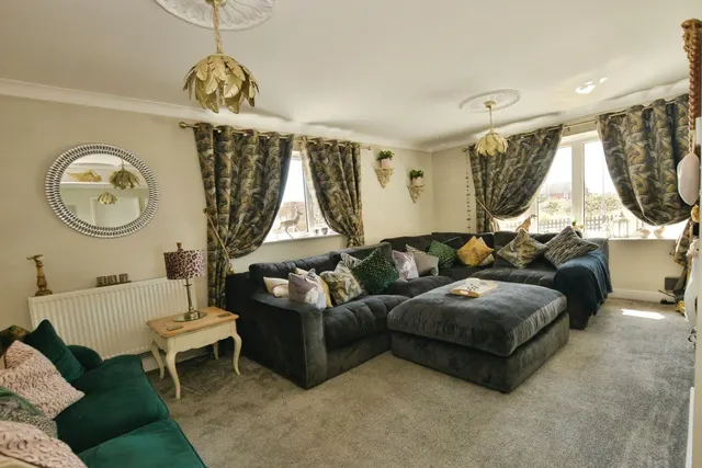 Photo 2 — Lade Fort Crescent, Lydd on Sea, Romney Marsh, Kent, TN29