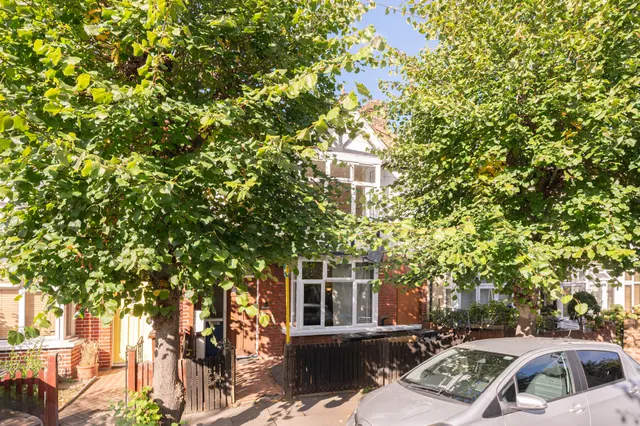 First Floor Flat, 28 Albert Road, Mitcham, photo 1