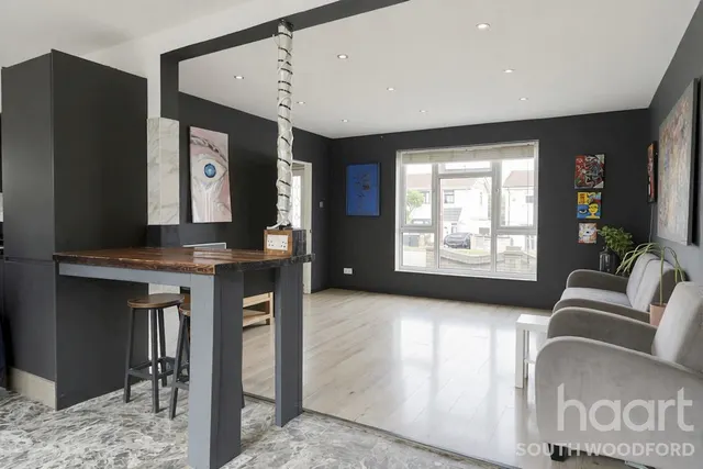 Thistle Mead, Loughton, IG10, photo 2