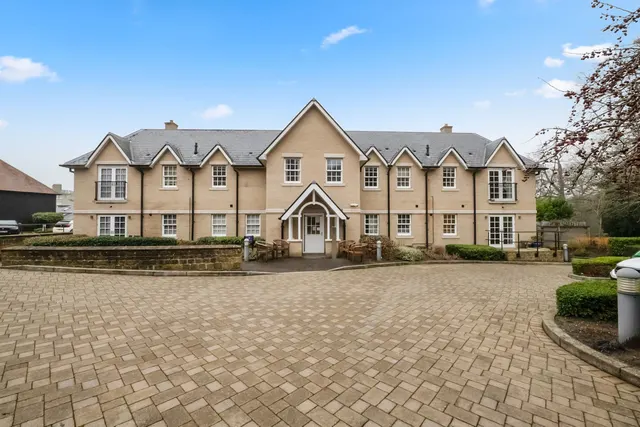Alexander Court, Mote Park, photo 1
