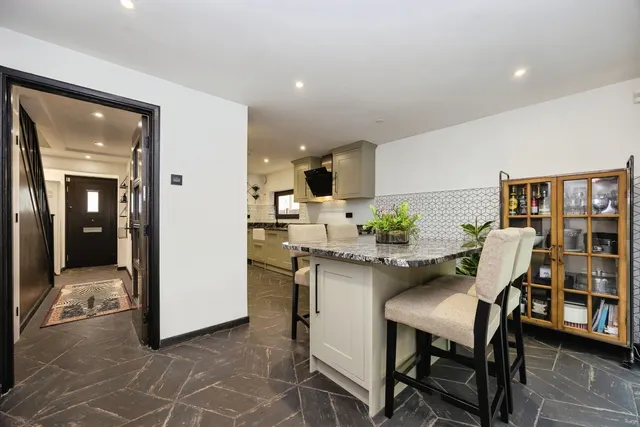 Valley View, Godalming, GU7, photo 2