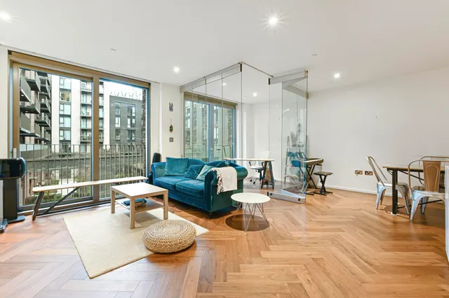 Embassy Gardens, London, SW11, photo 1