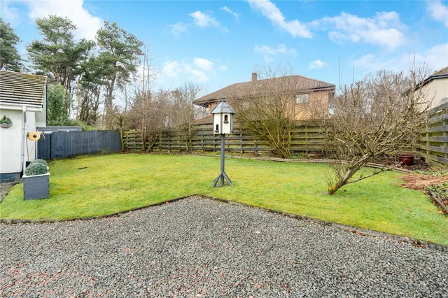 Photo 2 — Middlewood Park, Livingston, West Lothian, EH54