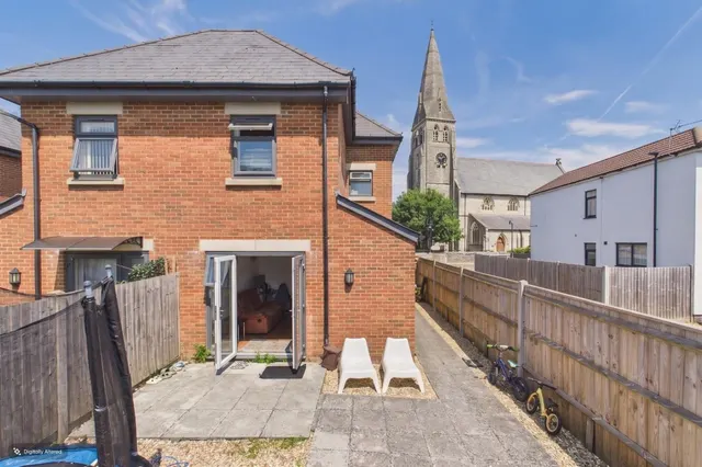Waterloo Road, Southampton, SO15, photo 3