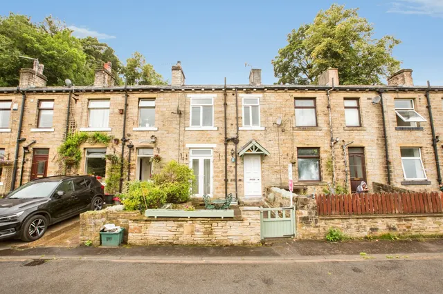 Belle Vue Terrace, Luddendenfoot, Halifax, photo 1