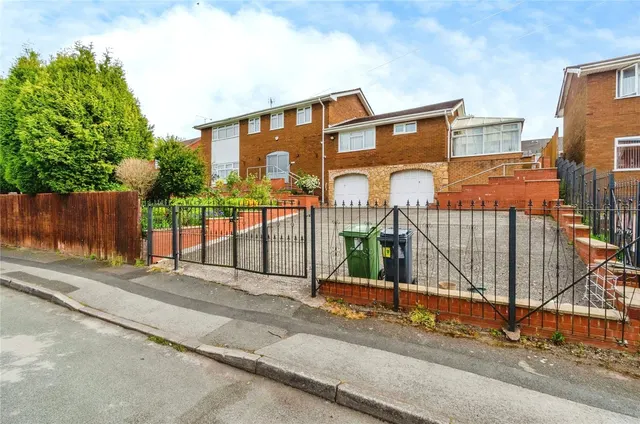 Moorside Gardens, Walsall, West Midlands, WS2, photo 1