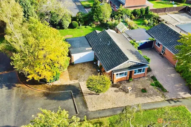 Hollies Way, Thurnby, LE7, photo 1