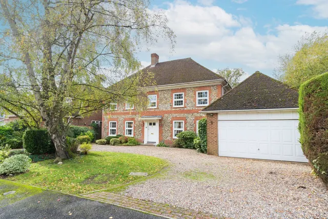 Photo 2 — St Huberts Close, Gerrards Cross, Buckinghamshire, SL9 7EN