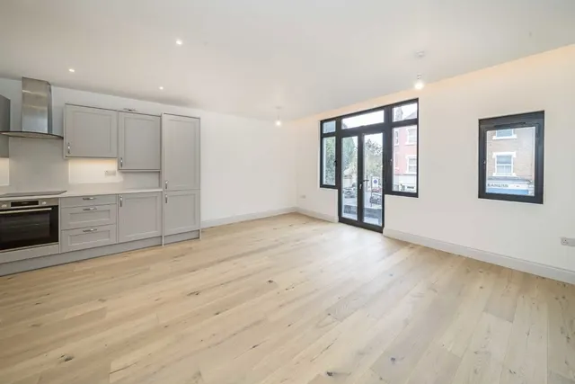 Northfield Avenue, W13, photo 3