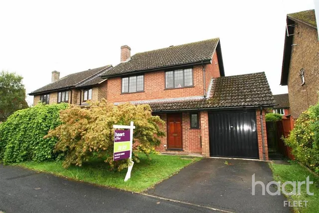 Haig Lane, GU52, photo 1