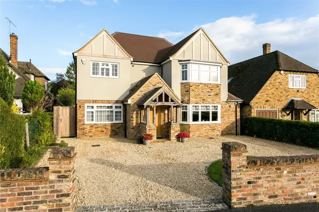 Mayflower Way, Farnham Common, SL2, photo 1