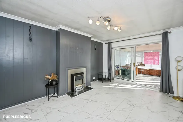 Kenilworth Drive, Wigan, WN2, photo 3