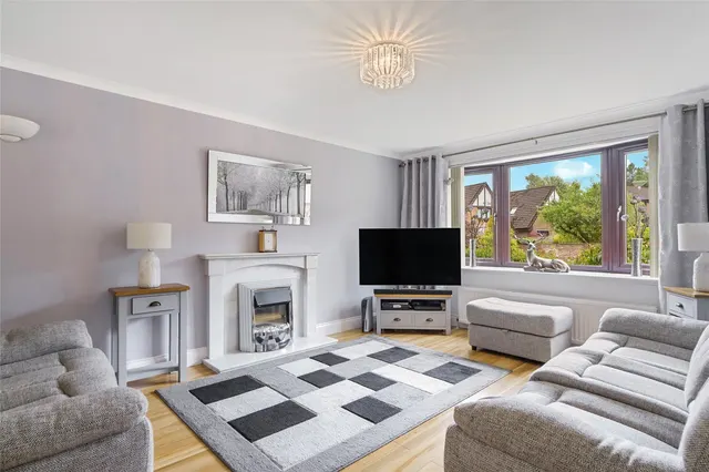 Photo 3 — Edenside, Cumbernauld, Glasgow, North Lanarkshire, G68