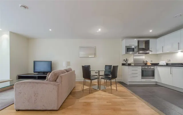 Drayton Park, Highbury, N5, photo 2