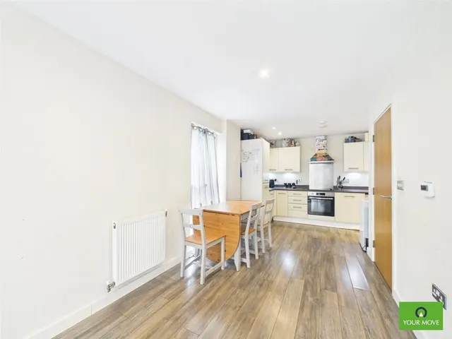 Crown Drive, Romford, RM7, photo 2