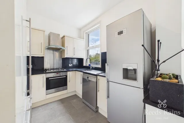 Photo 2 — Clifton Place, Wakefield, West Yorkshire, WF1