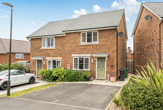 Robert Hulbert Lane, Great Oldbury, GL10 3GT, photo 1