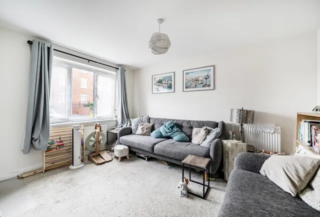 Robert Hulbert Lane, Great Oldbury, GL10, photo 3