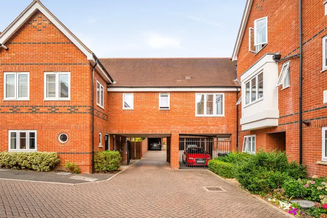 Vicarage Mews, Maidenhead, photo 1