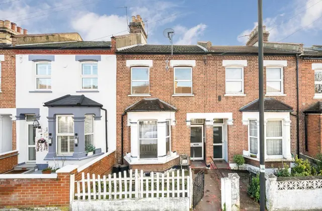 Ferrers Road, SW16, photo 1
