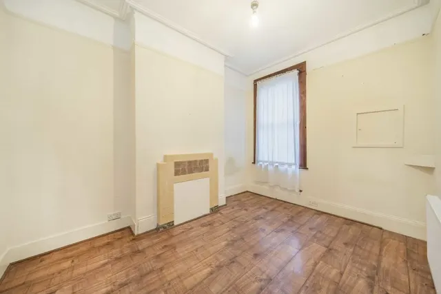Ferrers Road, SW16, photo 3