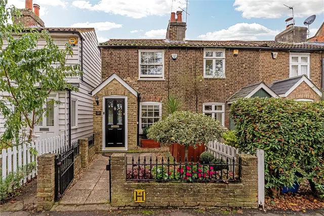 First Cross Road, Twickenham, TW2 5QA, photo 1