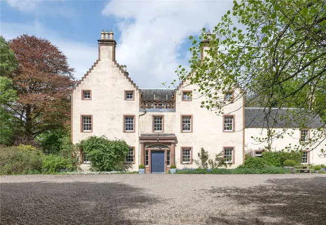 Photo 2 — Drummonie House, Bridge of Earn, Perth, PH2 9HN