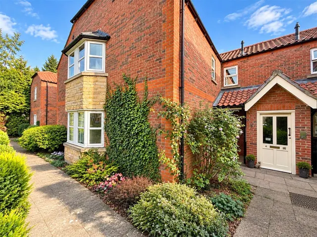 Eastgate, Sleaford, NG34, photo 1