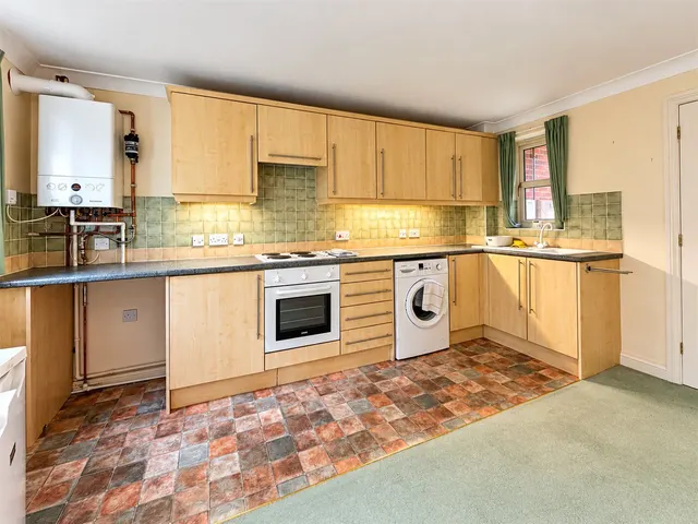 Eastgate, Sleaford, NG34, photo 3