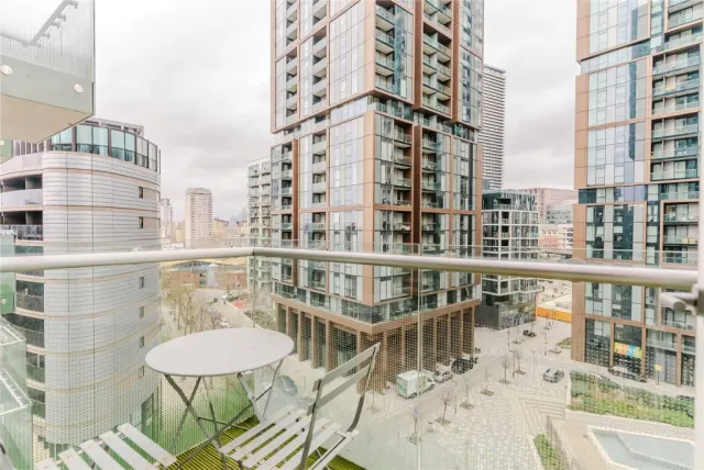 Lincoln Plaza, South Quay, E14, photo 2