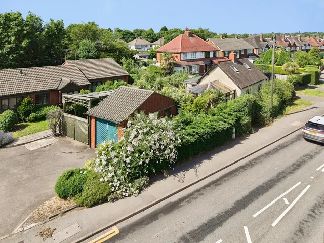 Walsall Road, Aldridge, West Midlands, WS9, photo 1