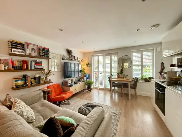 Park Mews, Bushey, WD23, photo 1