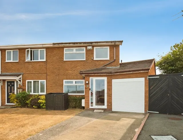 Griffiths Close, Wirral, photo 1