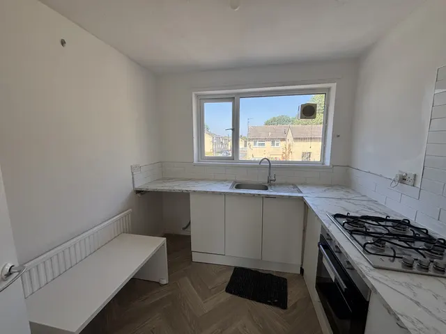Thornes Park, Brighouse, HD6, photo 2