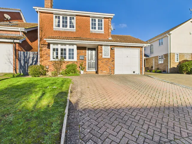 Saffron Close, Chineham, Basingstoke, RG24, photo 1