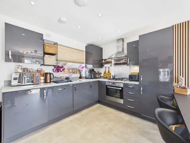 Montgomery Road, Bordon, GU35, photo 3