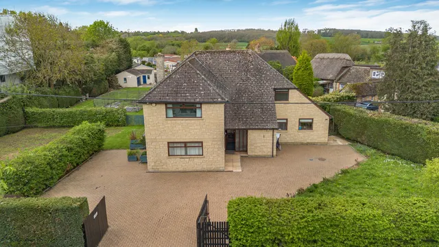 Eynsham Road, Botley, photo 1