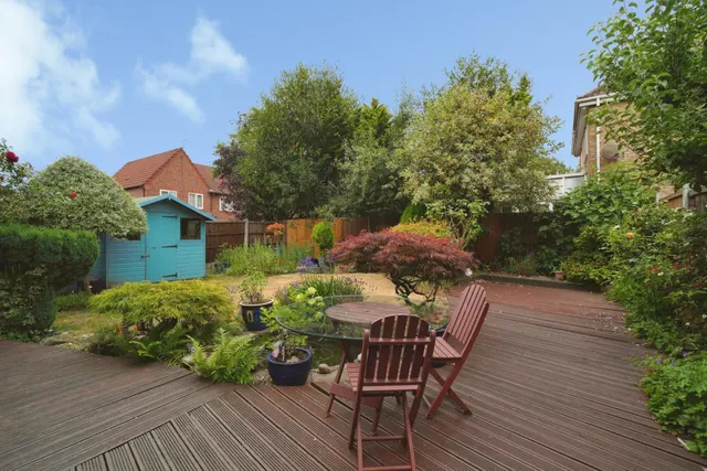 Charleston Close, Sale, M33, photo 3