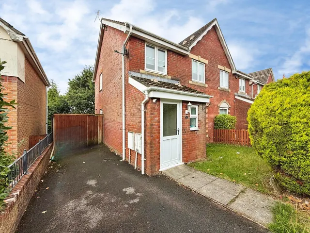 Blaen Ifor CAERPHILLY, CF83, photo 1