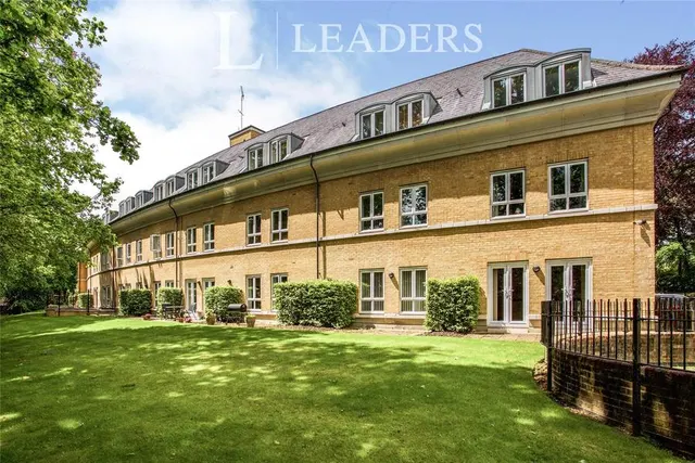 Heathside Crescent, Woking, GU22, photo 1