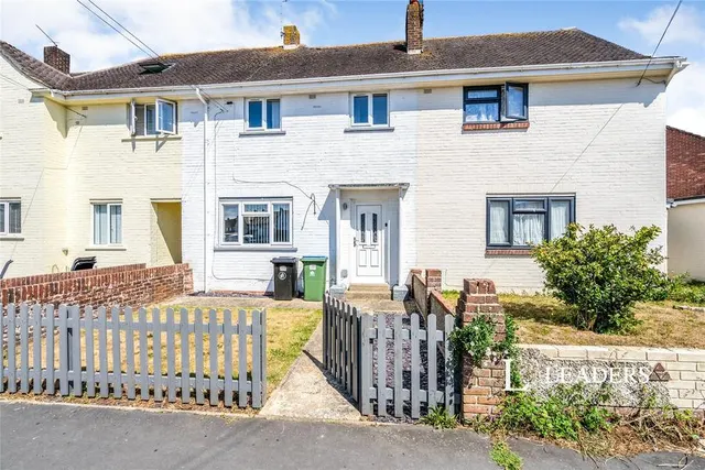 Chestnut Grove, Bognor Regis, PO22, photo 1