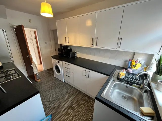 Manor Terrace, Hyde Park, LS6, photo 2