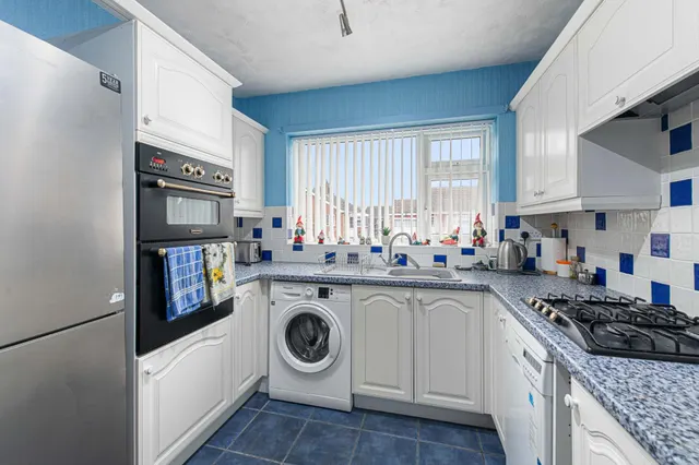 Dutton Avenue, Skegness, PE25, photo 3