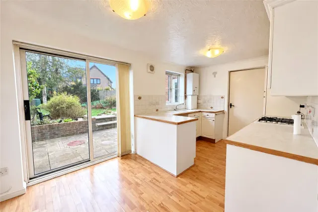 Langham Drive, Rayleigh, SS6, photo 3
