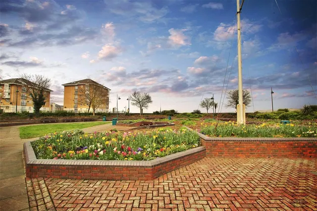 Chandlers Drive, DA8, photo 2