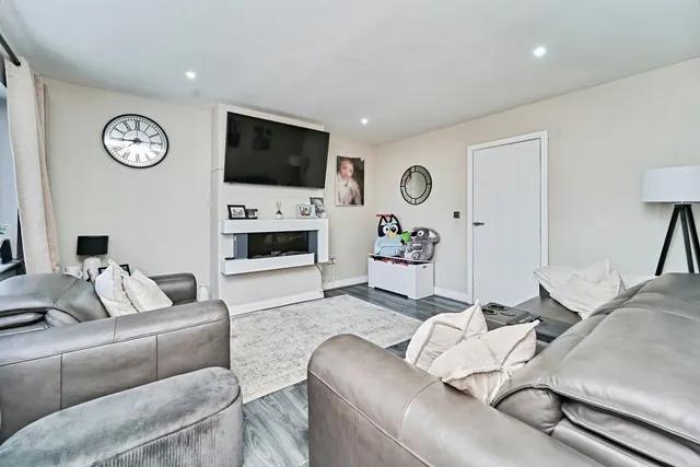 Photo 2 — Glastonbury Crescent, Walsall, West Midlands, WS3