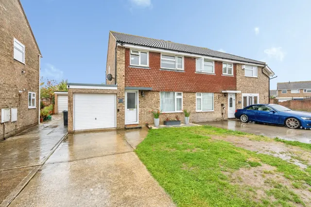 Ravens Way, Bognor Regis, photo 1