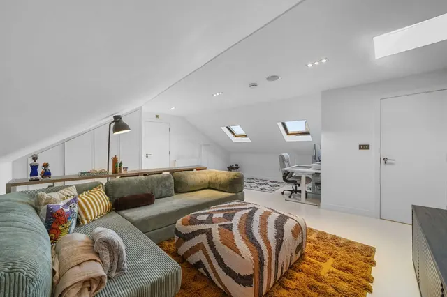 Photo 3 — Branch Place, London, N1 5PH